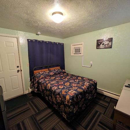Tour Inn Motel Howard City 外观 照片